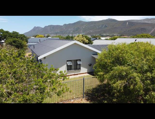 3 BEDROOM HOUSE FOR SALE IN SANDBAAI